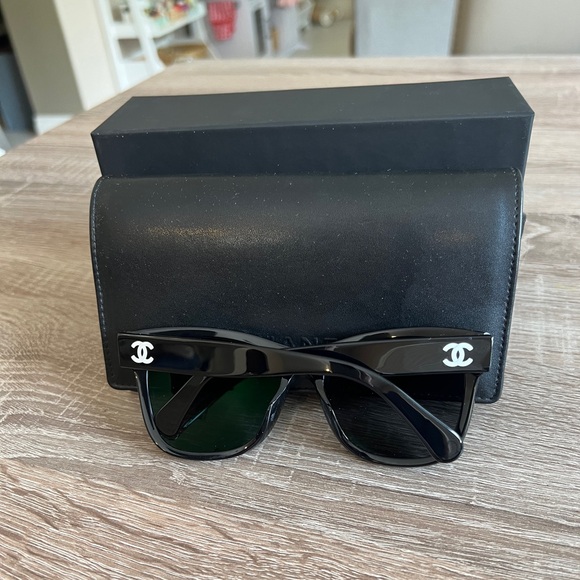 Authentic Chanel square sunglasses 5380-A, black acetate. - Picture 2 of 8